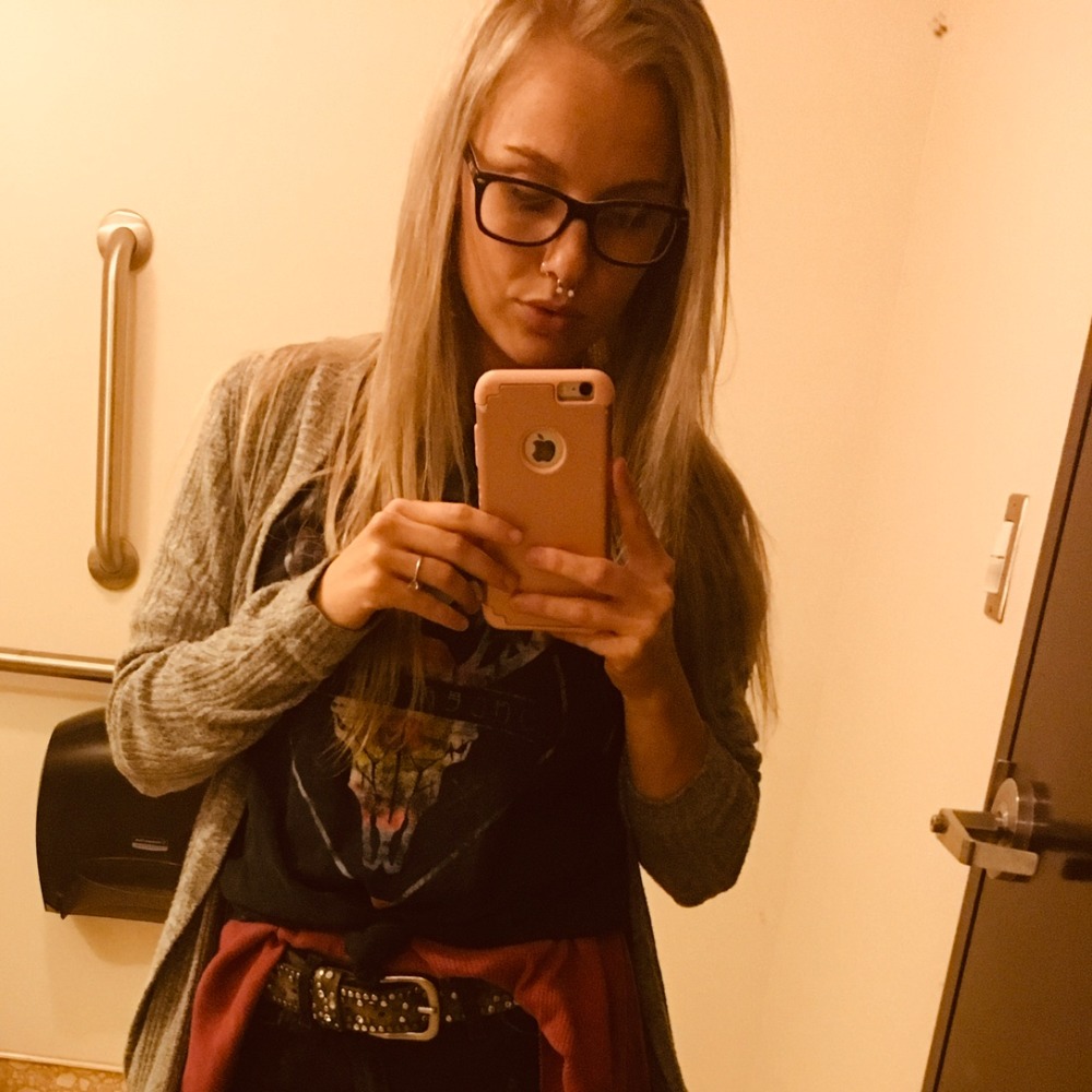 Meet your Posher, Cassandra